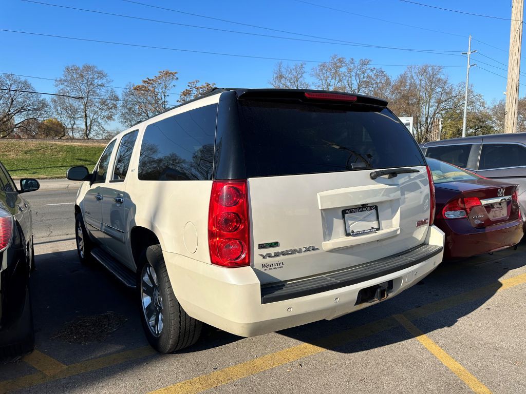 2008 GMC Yukon Image 1