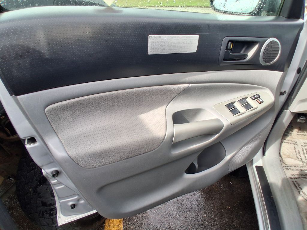 2011 Toyota Tacoma Image 5