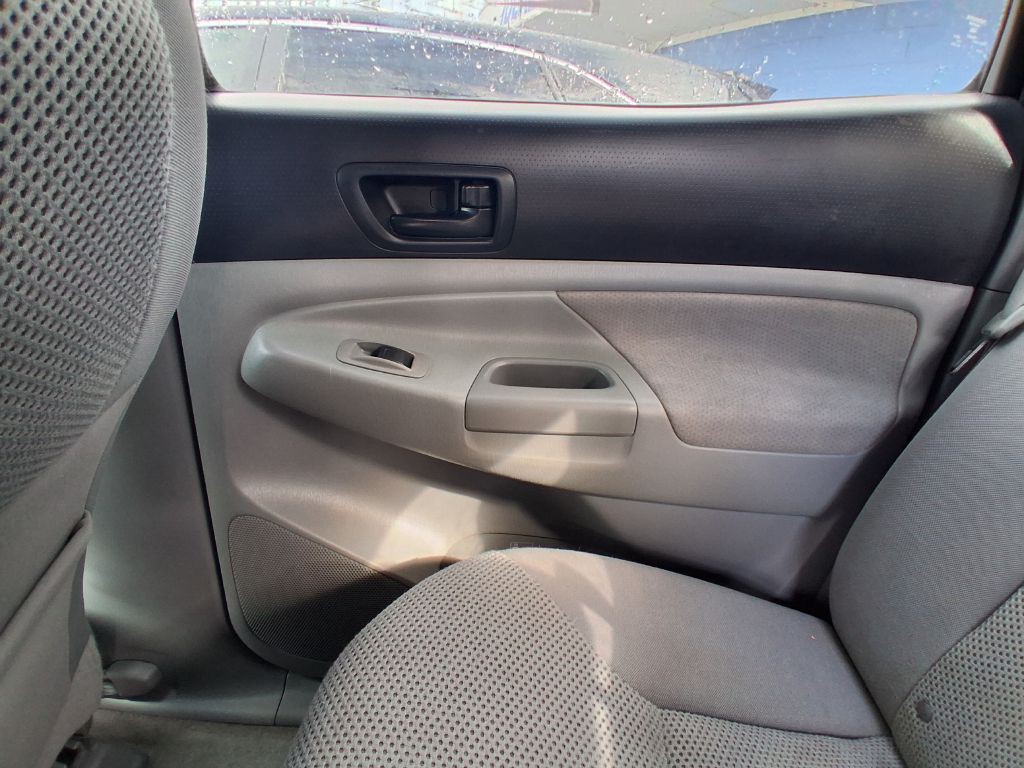 2011 Toyota Tacoma Image 9