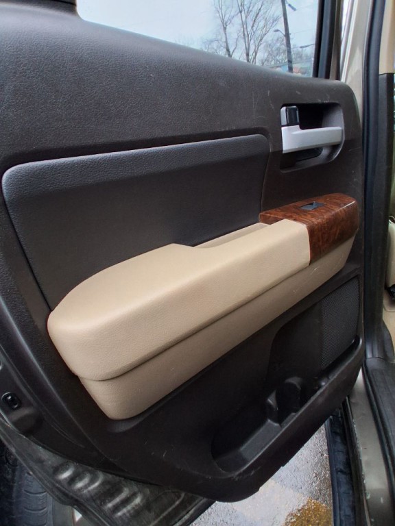 2011 Toyota Tundra Image 8