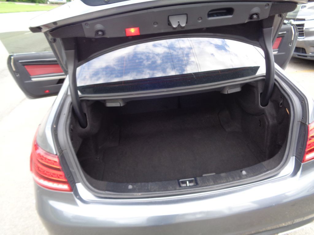 2017 Mercedes-Benz E-Class Image 9