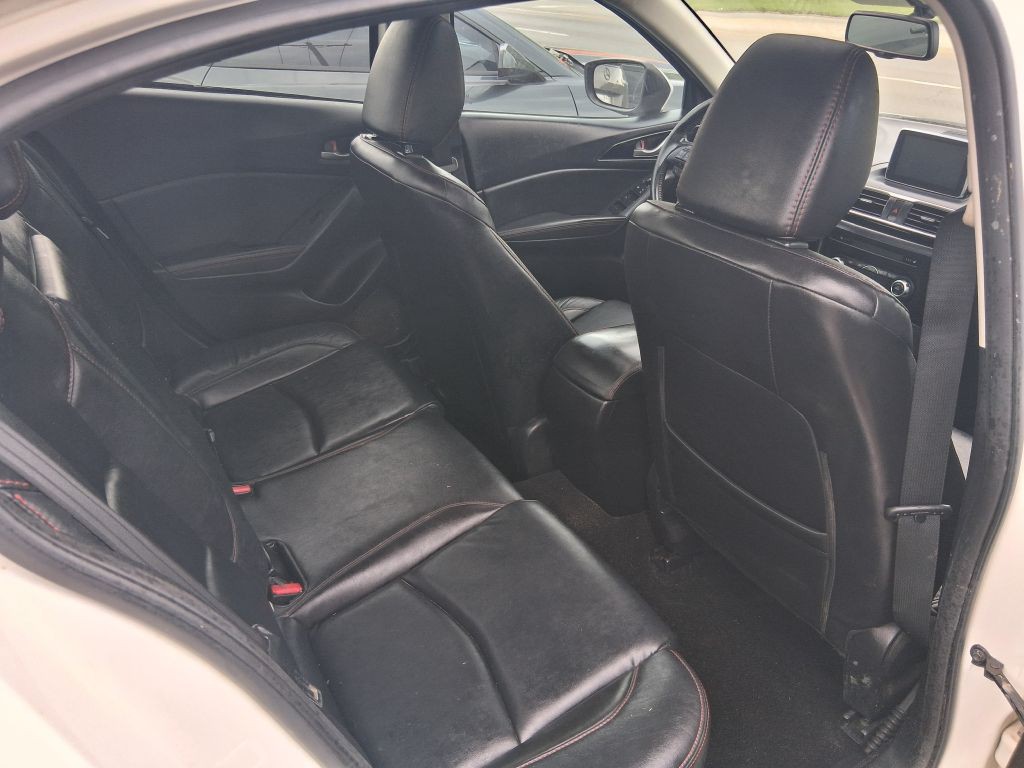 2016 Mazda Mazda3 Image 2