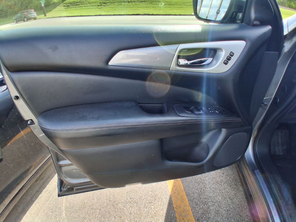 2019 Nissan Pathfinder Image 5