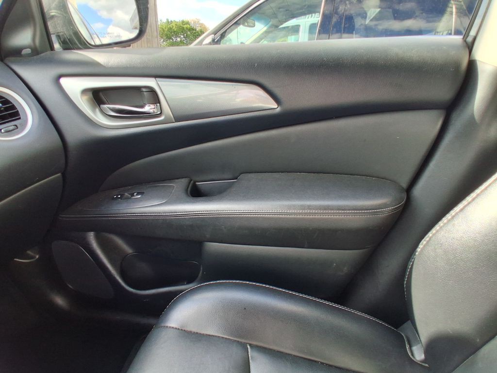 2019 Nissan Pathfinder Image 7