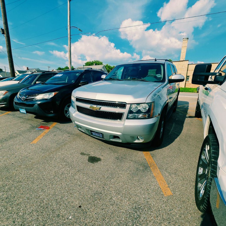 2011 Chevrolet Tahoe Image 4