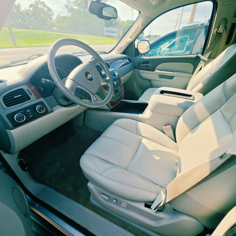 2011 Chevrolet Tahoe Image 8