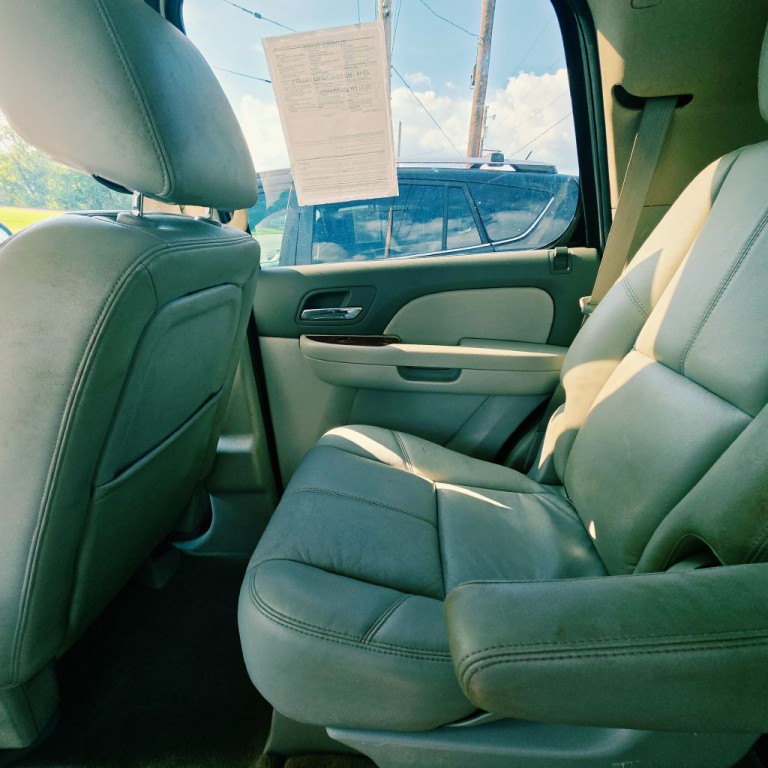 2011 Chevrolet Tahoe Image 12