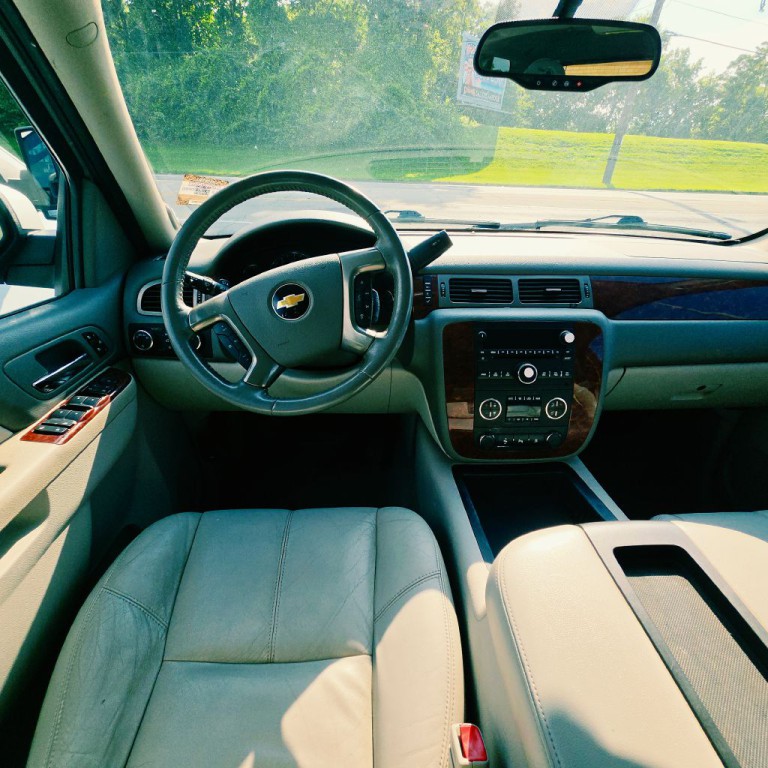 2011 Chevrolet Tahoe Image 14