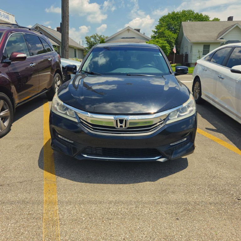 2017 Honda Accord Image 2
