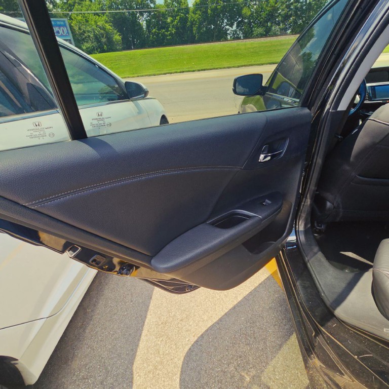2017 Honda Accord Image 9