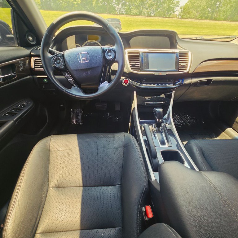 2017 Honda Accord Image 11