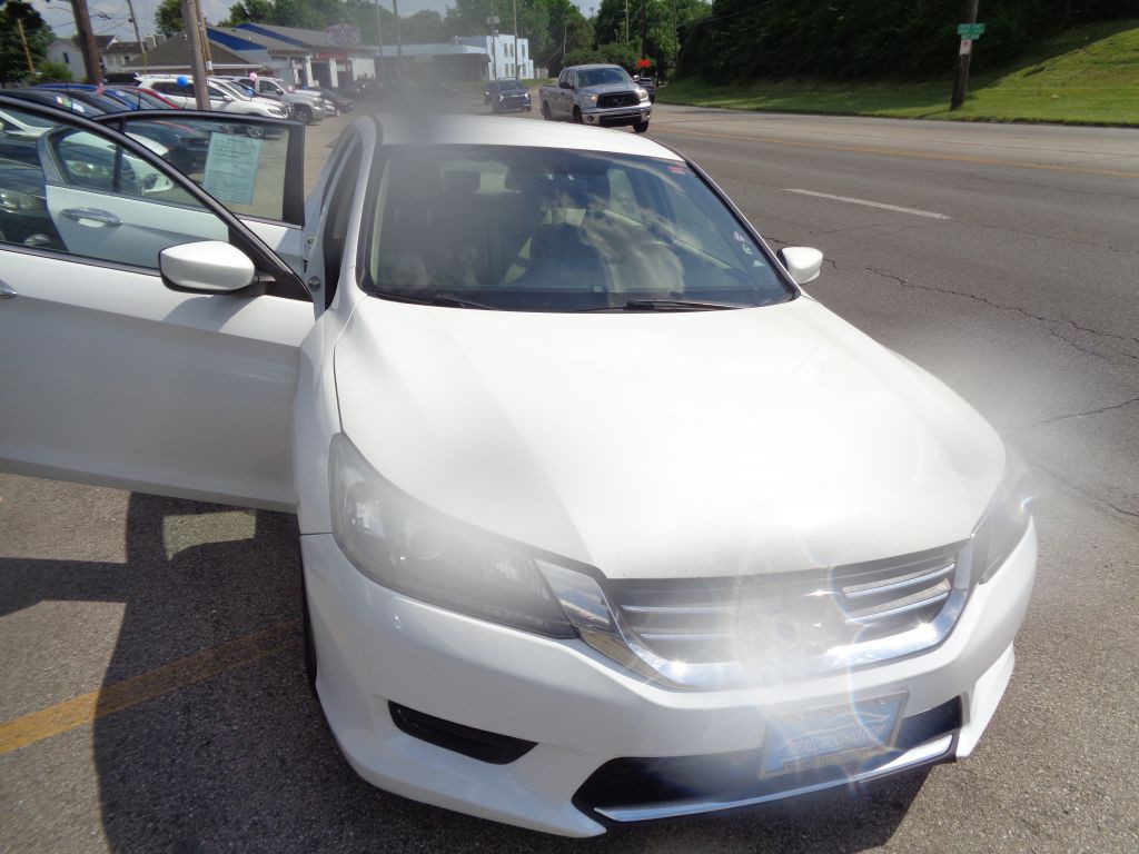 2015 Honda Accord Image 2