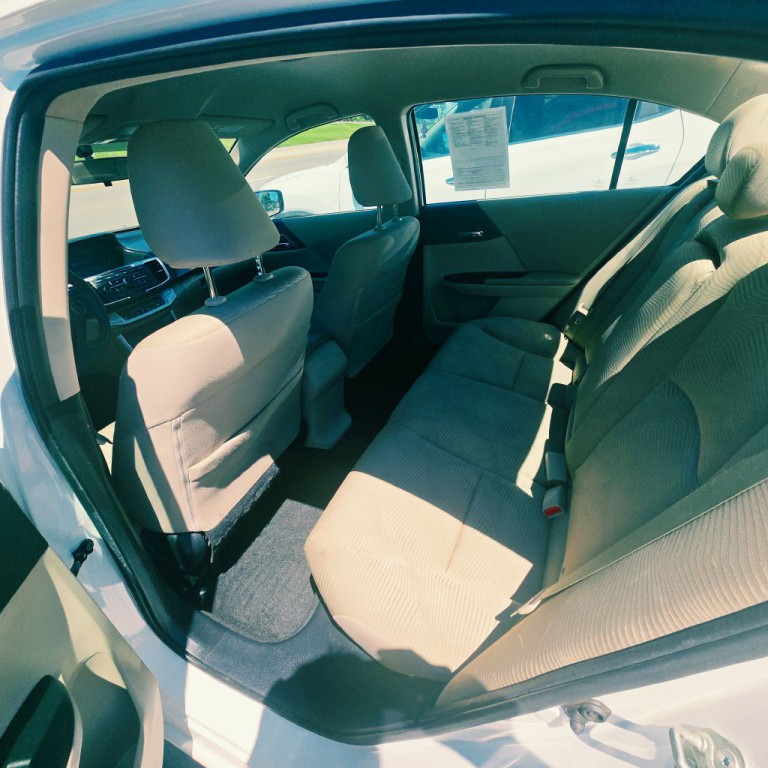 2015 Honda Accord Image 12
