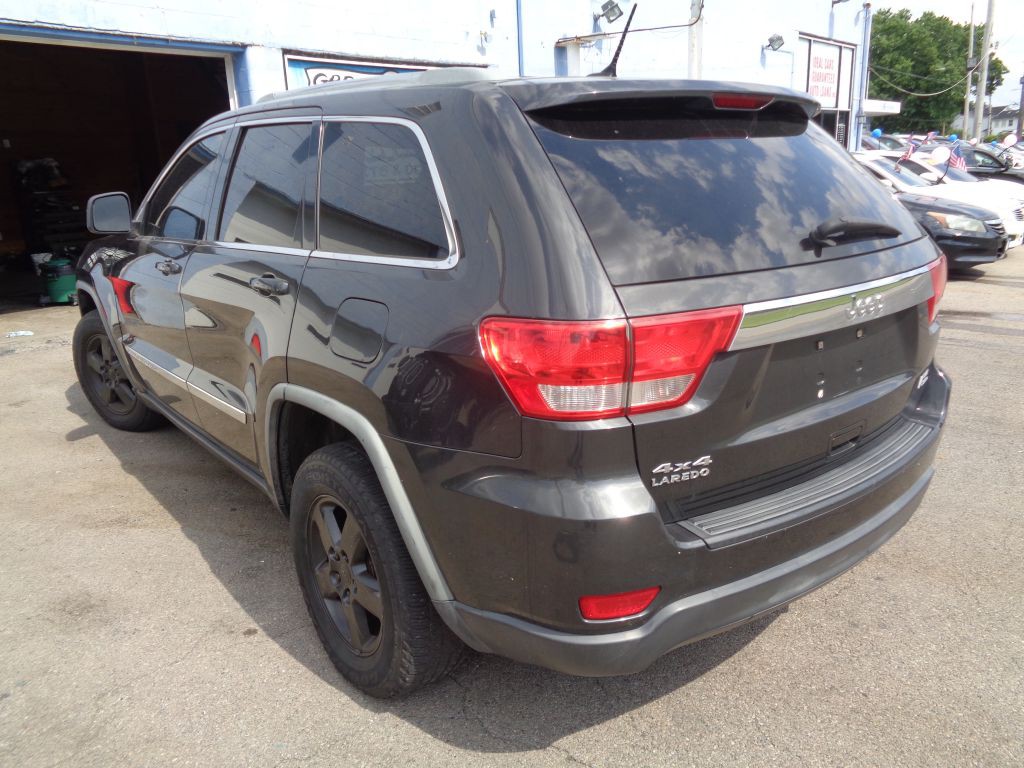 2011 Jeep Grand Cherokee Image 7