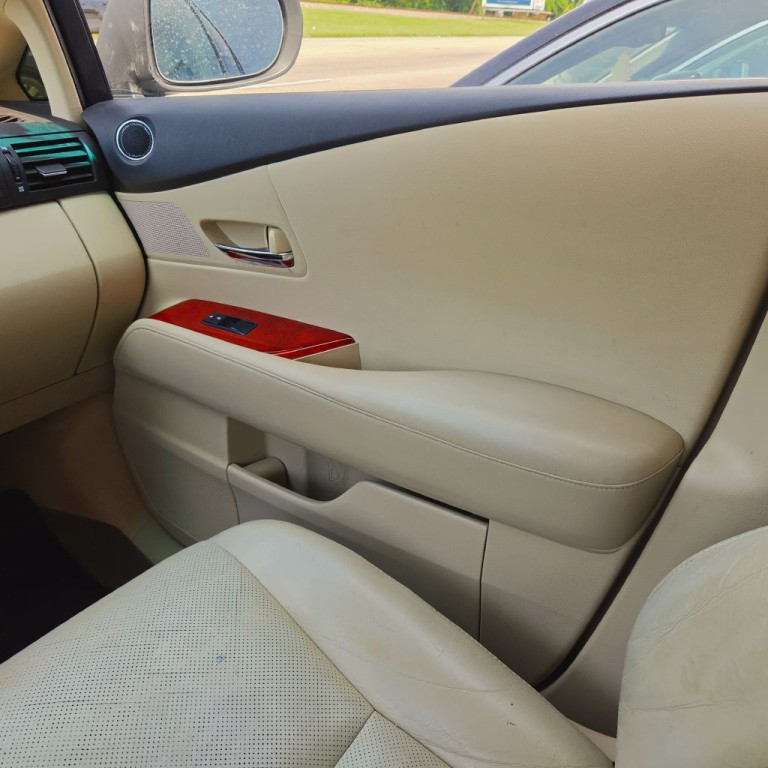 2010 Lexus RX Image 8