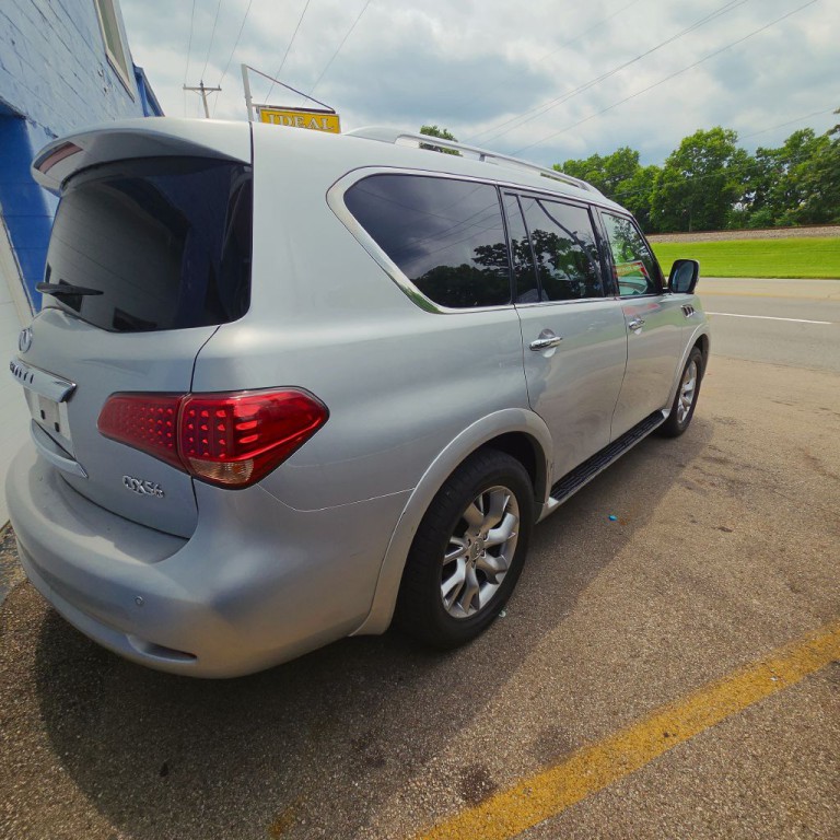 2011 INFINITI QX56 Image 4