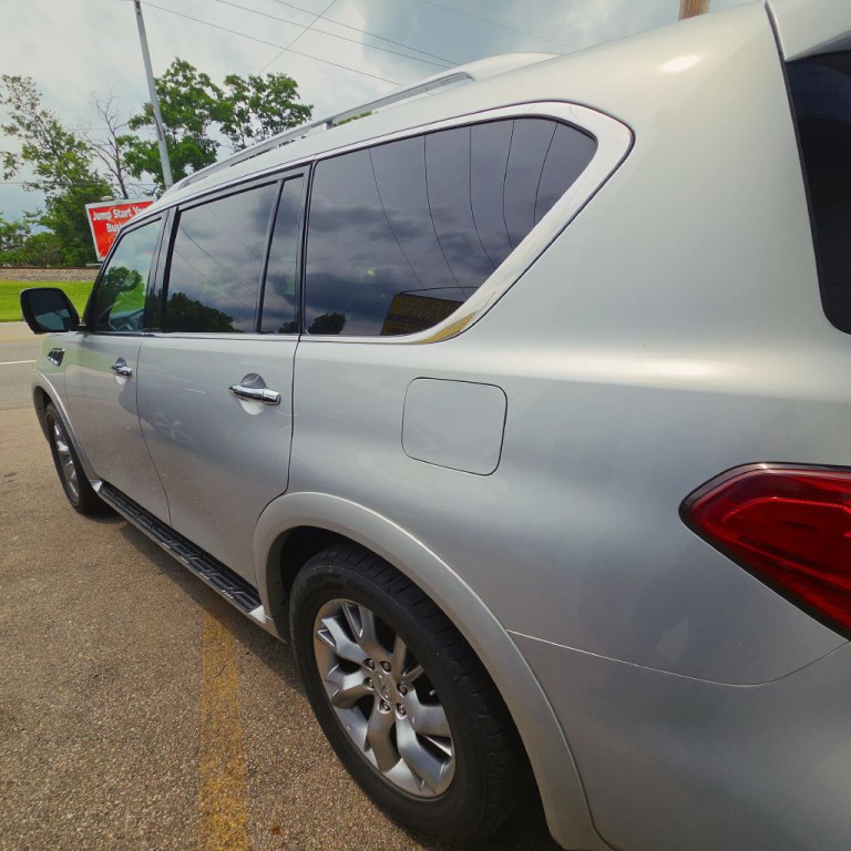 2011 INFINITI QX56 Image 5