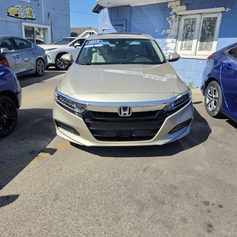 2019 Honda Accord Image 2