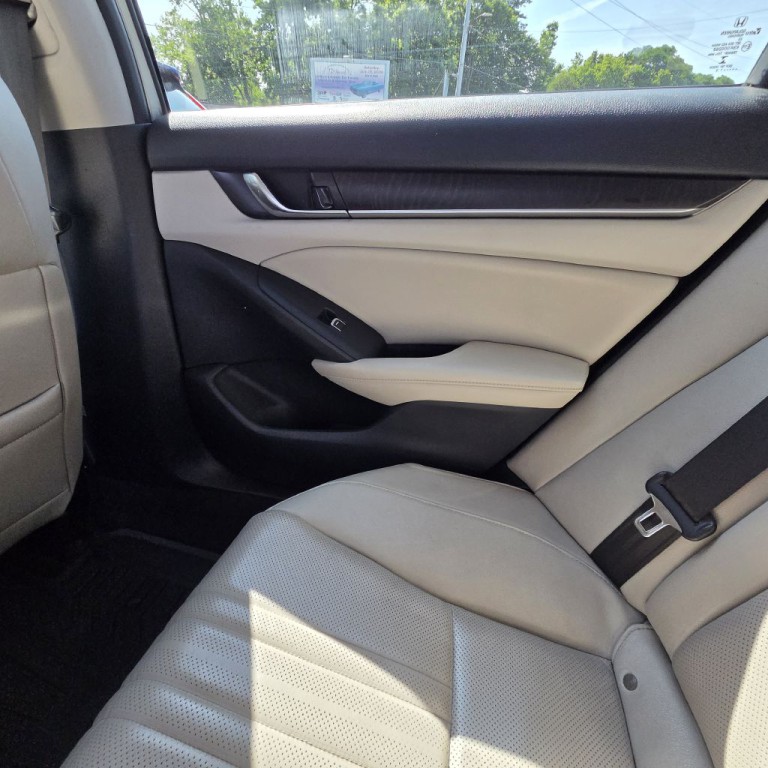 2019 Honda Accord Image 14