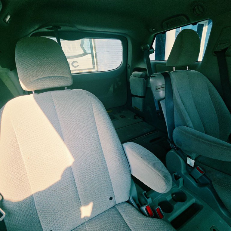 2011 Toyota Sienna Image 12