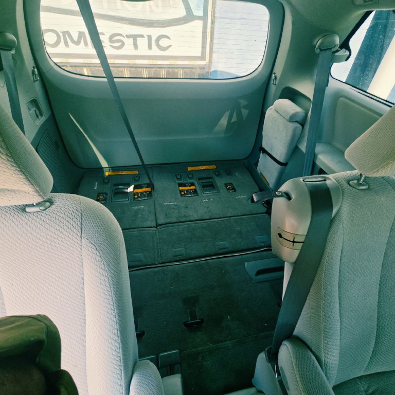 2011 Toyota Sienna Image 15