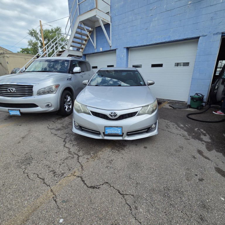 2014 Toyota Camry Image 1