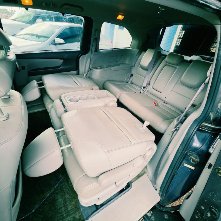 2016 Honda Odyssey Image 8