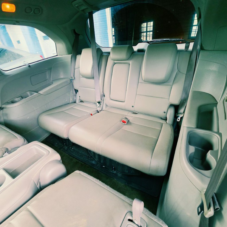 2016 Honda Odyssey Image 10