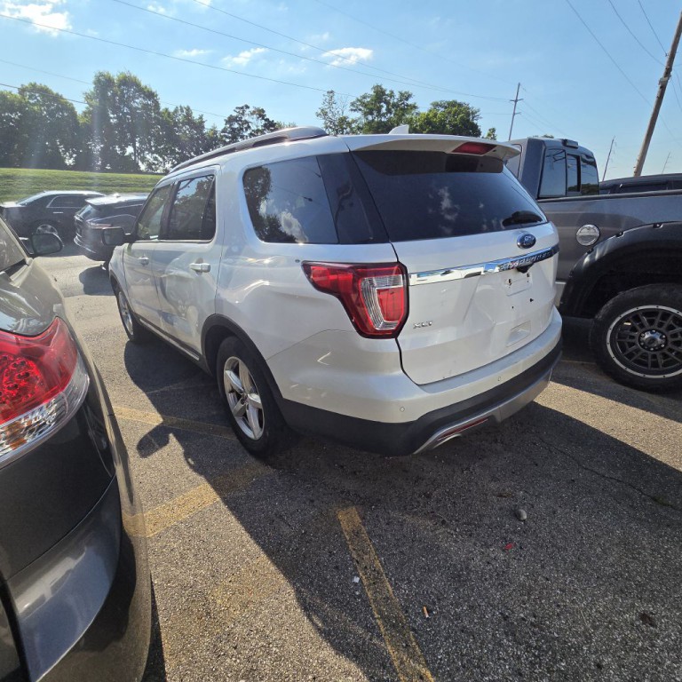 2017 Ford Explorer Image 3