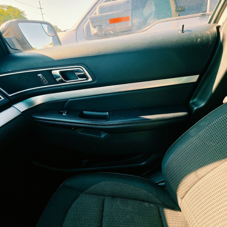 2017 Ford Explorer Image 9