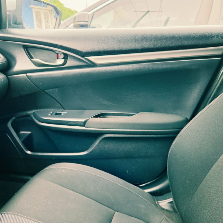 2018 Honda Civic Image 9