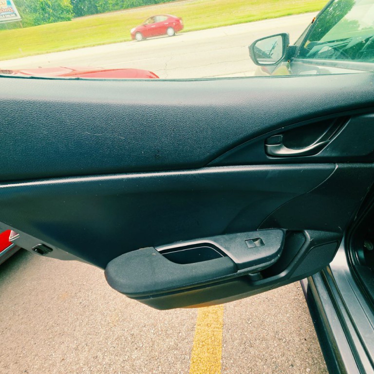 2018 Honda Civic Image 11