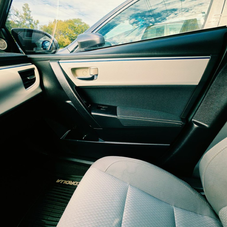 2015 Toyota Corolla Image 11