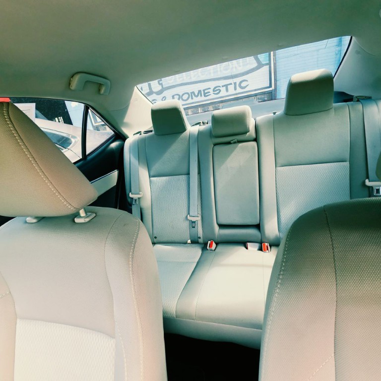 2015 Toyota Corolla Image 12