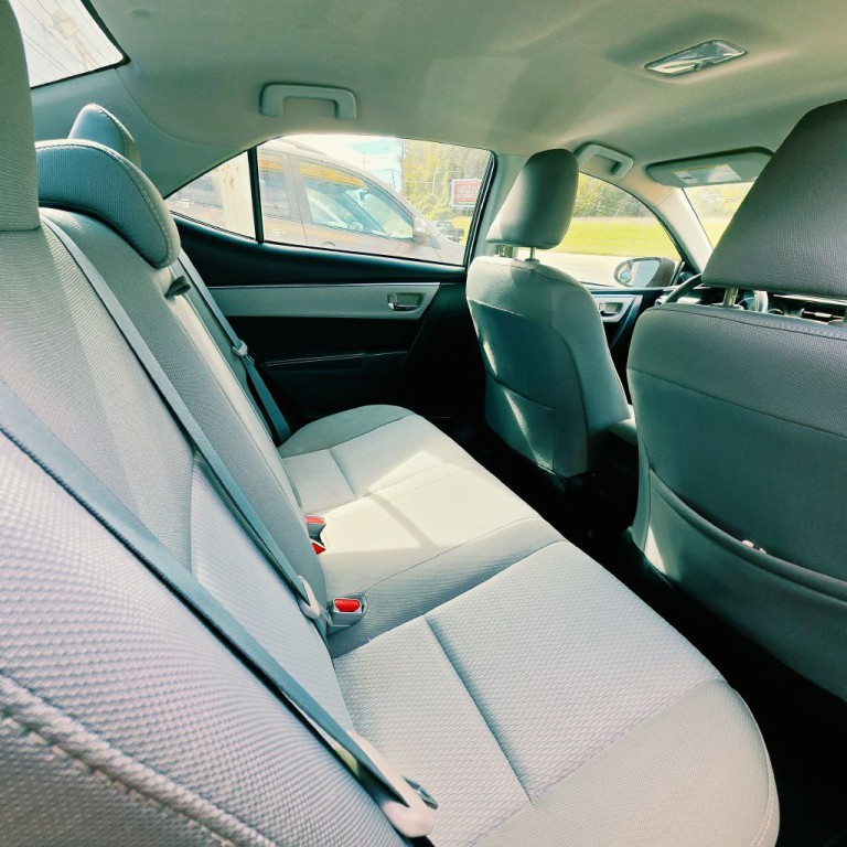 2015 Toyota Corolla Image 14