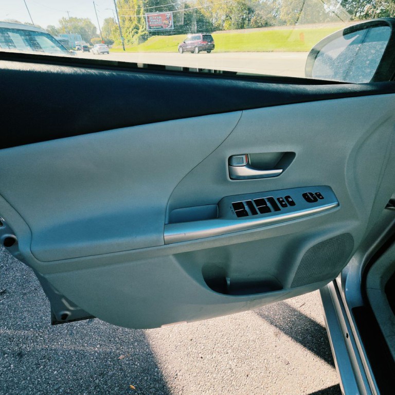 2014 Toyota Prius Image 7
