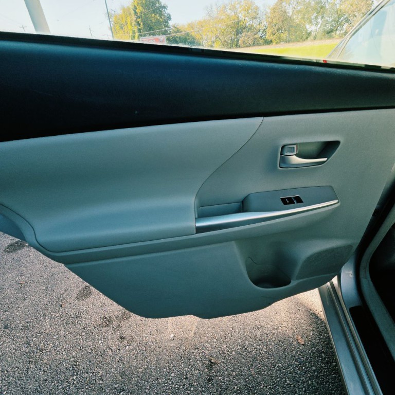 2014 Toyota Prius Image 10