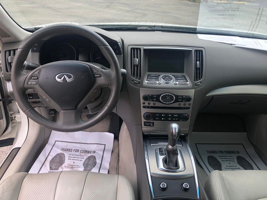 2011 INFINITI G25 Image 5
