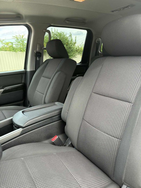 2015 Nissan Titan Image 6