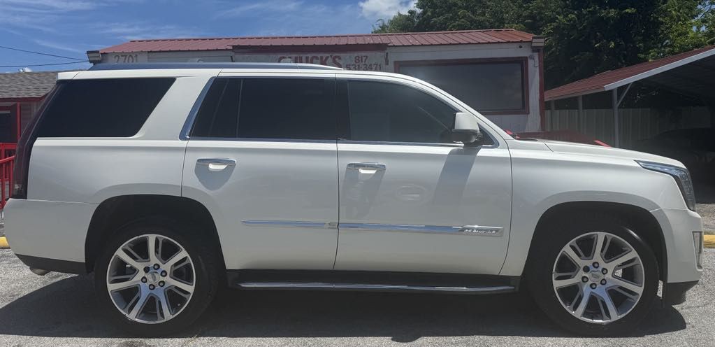 2015 Cadillac Escalade Image 3