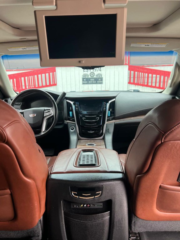 2015 Cadillac Escalade Image 10