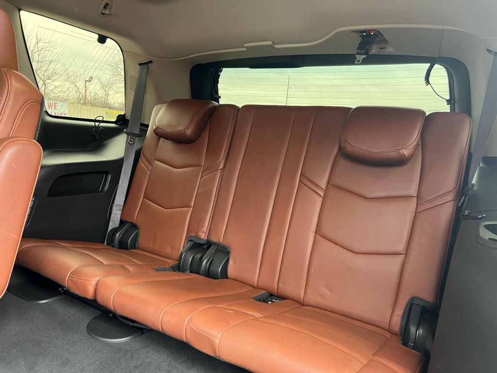 2015 Cadillac Escalade Image 12