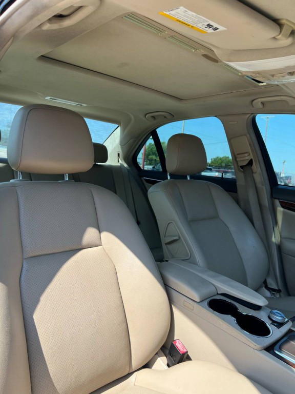 2010 Mercedes-Benz C-Class Image 7