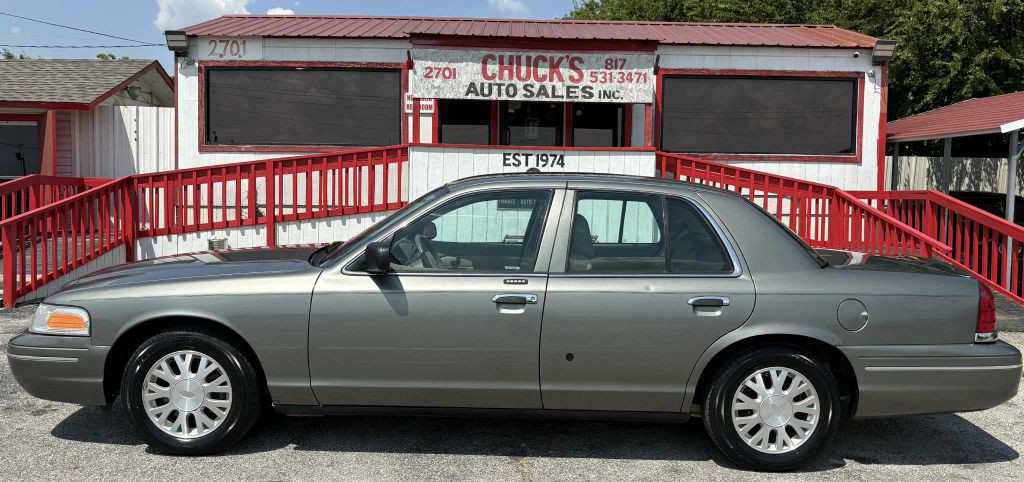 2004 Ford Crown Victoria Image 3