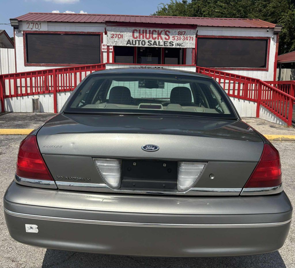 2004 Ford Crown Victoria Image 5