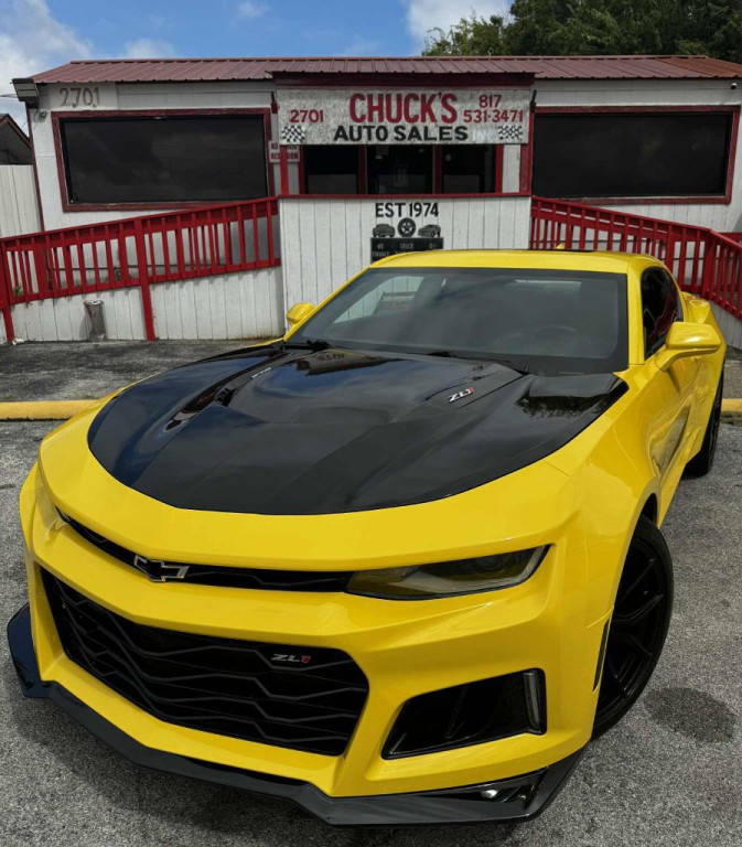 2017 Chevrolet Camaro Image 2