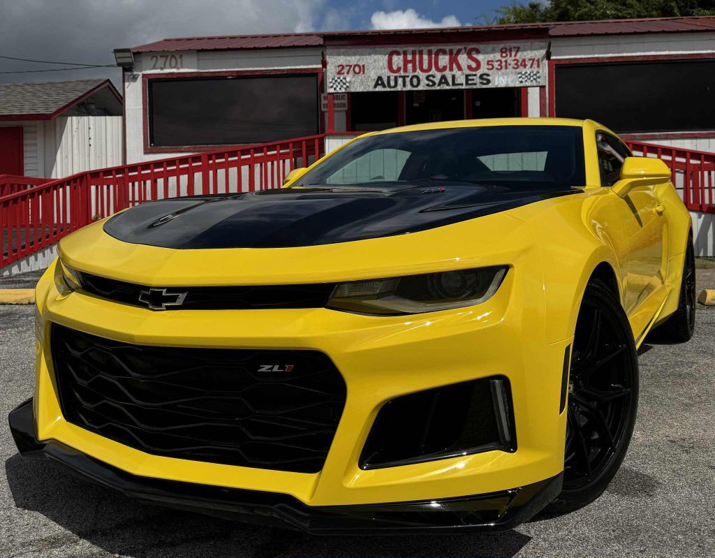 2017 Chevrolet Camaro Image 3