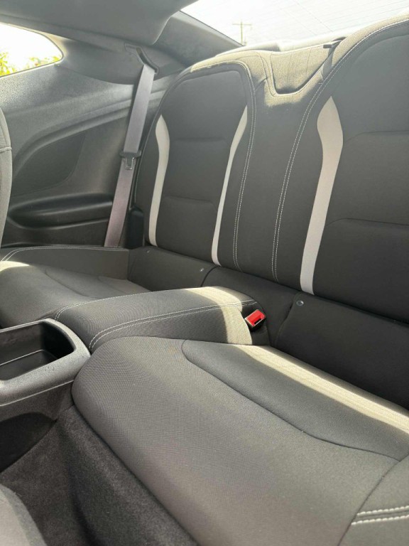 2017 Chevrolet Camaro Image 11