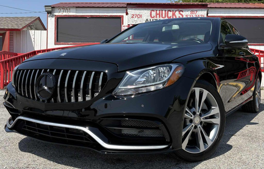 2015 Mercedes-Benz C-Class Image 2