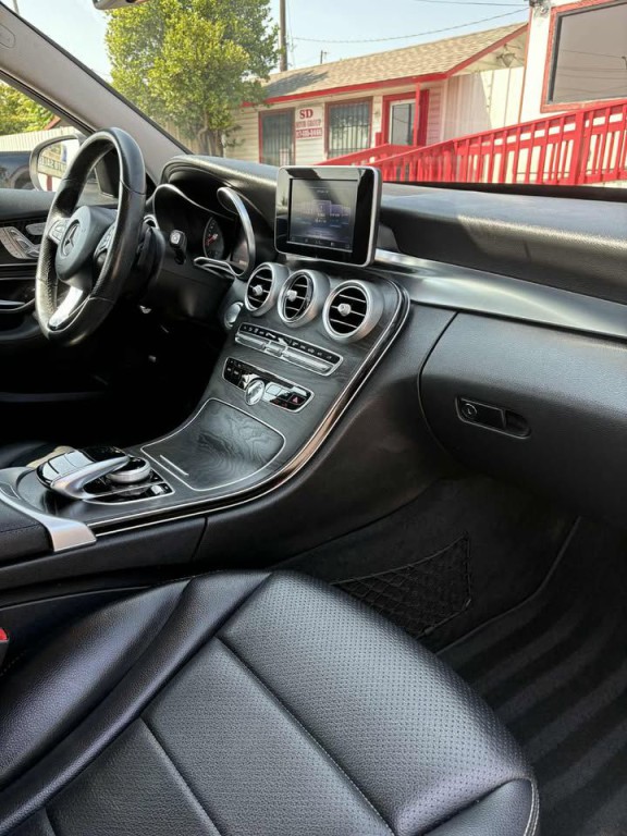 2015 Mercedes-Benz C-Class Image 7